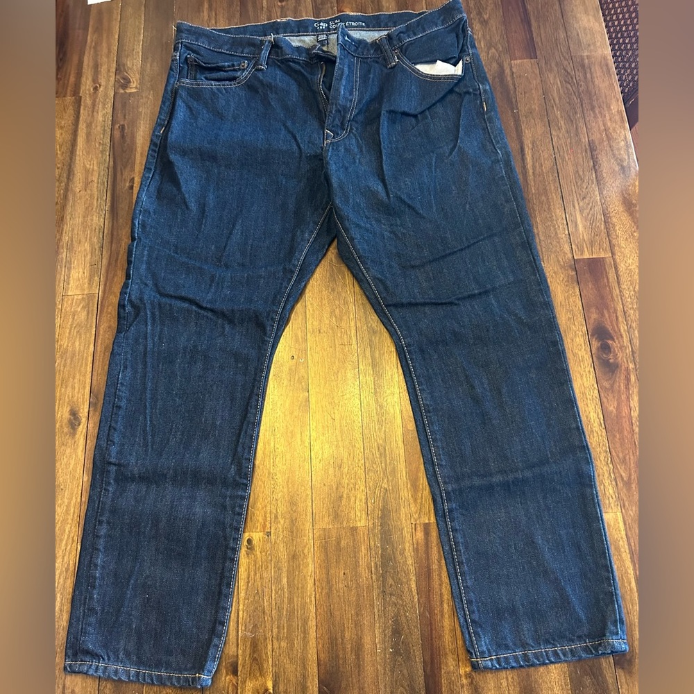 Men’s Gap Slim blue Jean. Size 36x30.